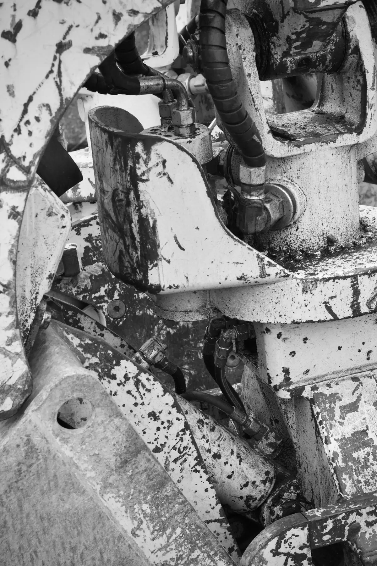 Hydraulic and mechanical spare parts arranged for industrial equipment sourcing.